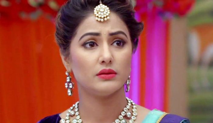 খোলামেলা ছবি শেয়ার করে বিতর্কে হিনা খান 1 হিনা খানের খোলামেলা ছবি