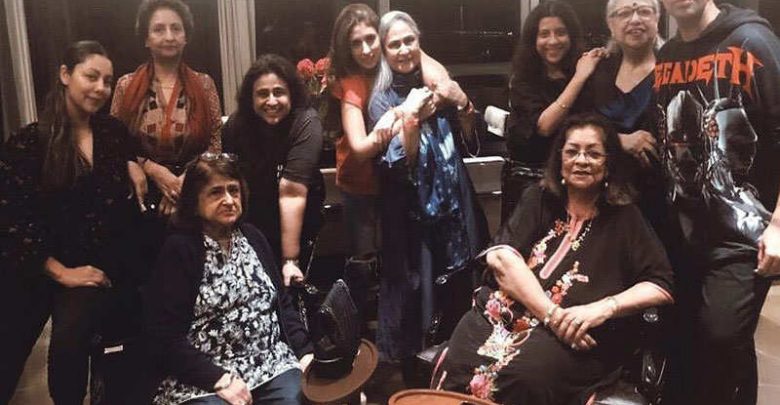 করণ জোহরের ডিনার পার্টিতে তারকা মেলা 1 করণ জোহরের ডিনার পার্টিতে