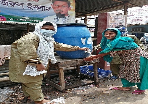 করোনা মোকাবেলায় হাত ধোয়া কার্যক্রম পরিচালনা করছে নারী মৈত্রীর ইয়ুথ গ্রুপ 1 118849459 3393792164040144 2417005506498911383 n