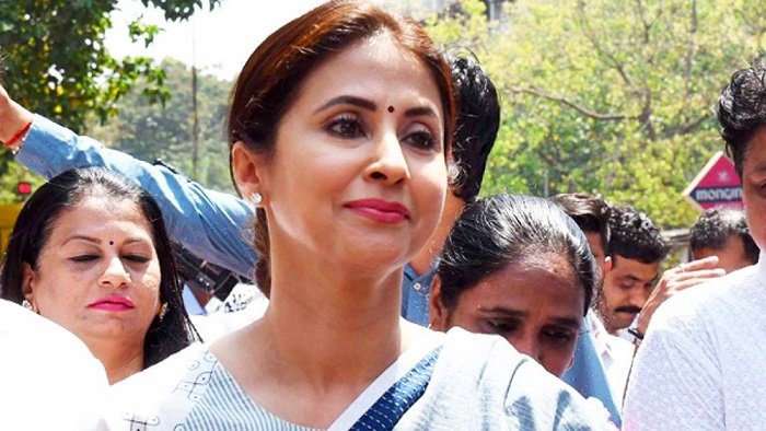কংগ্রেস ছেড়ে এবার শিবসেনায় ঊর্মিলা 1 unnamed 22