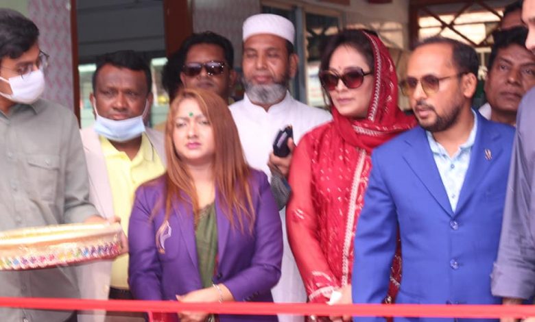 দেশের অর্থনীতিতে অবদান রাখছে নারী উদ্যোক্তারা 1 M 2