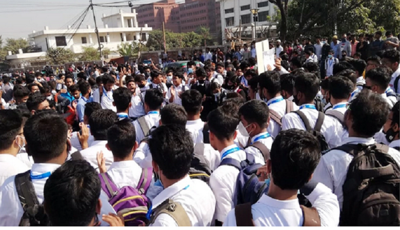 শিক্ষার্থী মাঈনুদ্দিন নিহতের ঘটনায় রামপুরায় শিক্ষার্থীদের বিক্ষোভ 1 রামপুরা