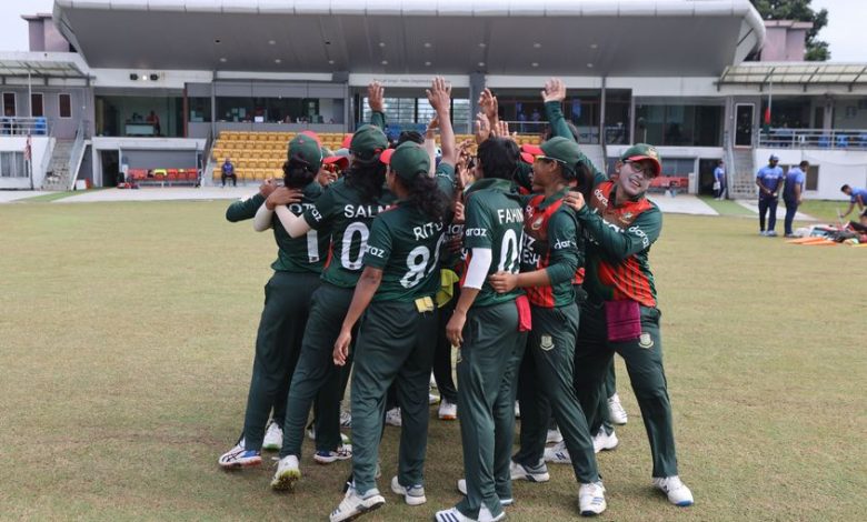 Bangladesh players huddles ahead of their match against Malaysia