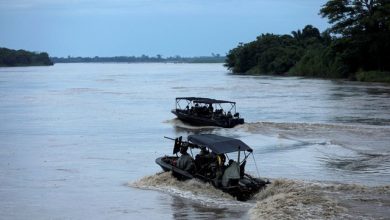 colombian soldiers patrol