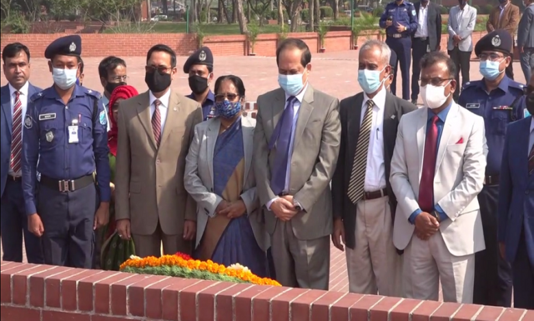 জাতীয় স্মৃতিসৌধে শ্রদ্ধা জানিয়েছেন সিইসিসহ চার নির্বাচন কমিশনার 1 সাভার