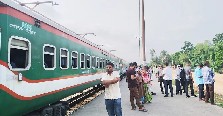 রেলের রানিং স্টাফদের ধর্মঘট প্রত্যাহার 1 train 20220413090018 121212