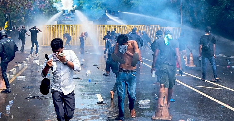 শ্রীলঙ্কায় ফের জরুরি অবস্থা জারি 1 sri lanka 20220507101820 1.