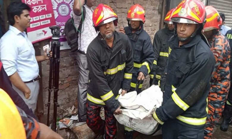 রাজধানীর চকবাজারে আগুনের ঘটনায় ছয়জনের মরদেহ উদ্ধার 1 মর