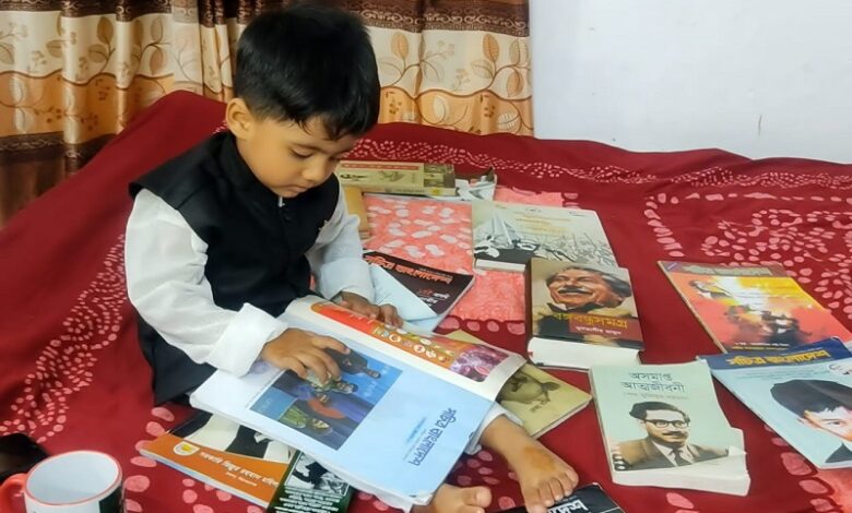 মাগুরায় বঙ্গবন্ধুর প্রতি অকৃত্রিম ভালবাসা ২ বছরের শিশু রোহানের 1 মুজিব