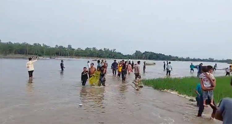 পঞ্চগড়ে নৌকাডুবির ঘটনায় ২৪ জনের মরদেহ উদ্ধার 1 নৌকাডুবি