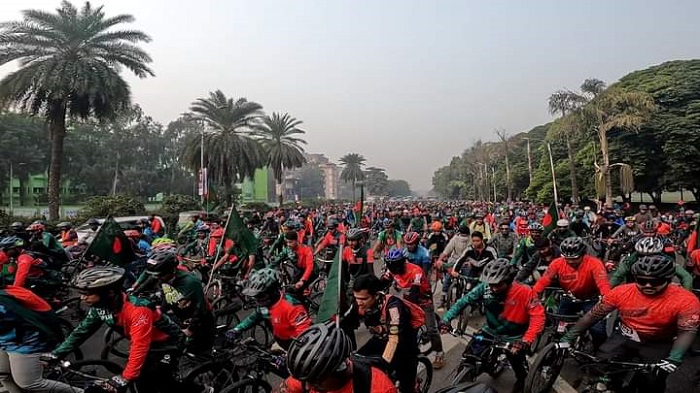সাইকেল চালিয়ে বিশ্ব রেকর্ডের পথে বাংলাদেশ 1 579dcbf2 be39 4de7 9909 2f199e55bd32