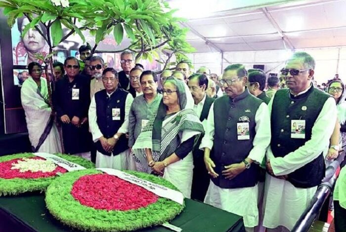 আওয়ামী লীগসহ বিভিন্ন সংগঠনের গ্রেনেড হামলায় নিহতদের প্রতি শ্রদ্ধা 1 image 103300 1692602869