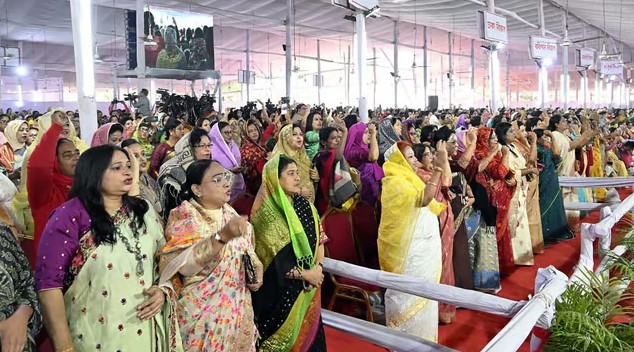 নারী