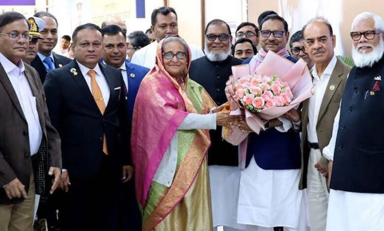 দেশে ফিরেছেন প্রধানমন্ত্রী শেখ হাসিনা 1 হাসিনা