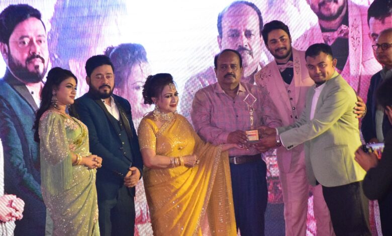 ঢাকা সাংস্কৃতিক সংগঠনের গুণীজন সাকসেস এ্যাওয়ার্ড প্রদান 1 321321