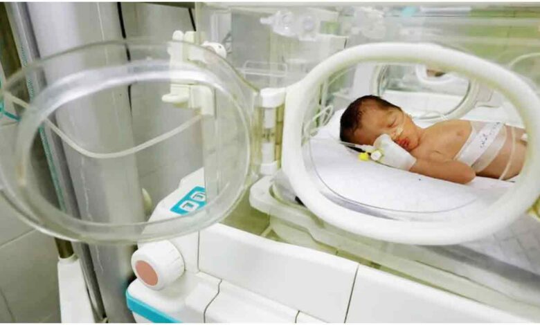 baby saved from dead mothers womb