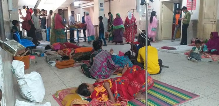 দেশজুড়ে তীব্র গরমে জীবনযাত্রা কাহিল, হাসপাতালে বাড়ছে রোগী 1 image 134903 1713760145
