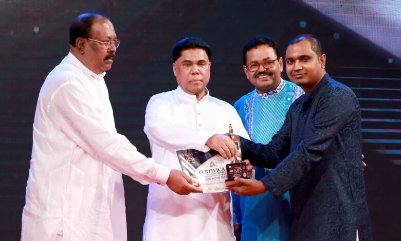 এজেএফবি স্টার অ্যাওয়ার্ডে শ্রেষ্ট নাট্যকার রাজীব মণি দাস 1 WhatsApp Image 2024 05 27 at 14.49.55