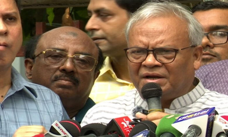 অটোরিকশা চালকদের ওপর সরকার স্টিম রোলার চালাচ্ছে: রিজভী 1 rijvee
