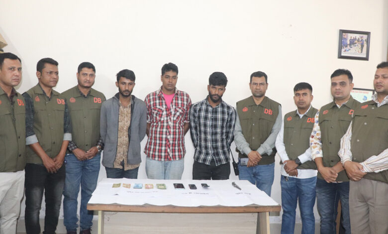চলন্তবাসে বাসে ডাকাতি ও শ্লীলতাহানি, টাঙ্গাইলে গ্রেফতার ৩ 1 Tangail bus 1