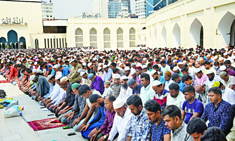 রমজানের প্রথম জুমায় মসজিদে মুসল্লির ঢল 1 Jummah