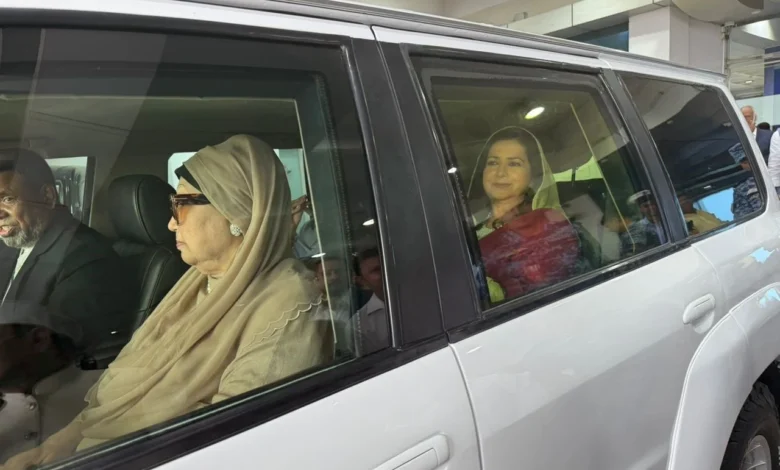 বিমানবন্দর থেকে ফিরোজার পথে খালেদা জিয়া 1 Khaleda.3