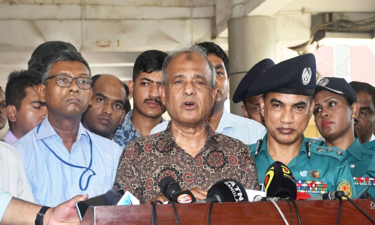 আবদুল হামিদের দেশত্যাগের ঘটনায় দোষীদের বিরুদ্ধে ব্যবস্থা নেয়া হবে : স্বরাষ্ট্র উপদেষ্টা 1 home hamid