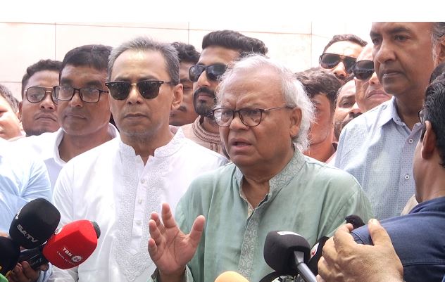 আওয়ামী আমলের প্রশাসন দিয়ে সুষ্ঠু নির্বাচন সম্ভব হবে না: রিজভী 1 2 4