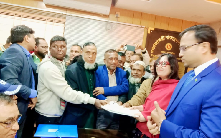 স্বতন্ত্র প্রার্থী হিসেবে মনোনয়ন দাখিল করলেন ব্যারিস্টার রুমিন ফারহানা 1 rumin