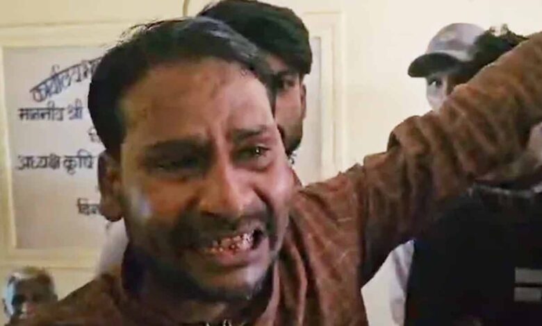 ‘কাল মেয়ের বিয়ে’! ফসল বিক্রি করতে না পেরে হাউ হাউ করে কান্না কৃষকের 1 1773293545 farmer 1