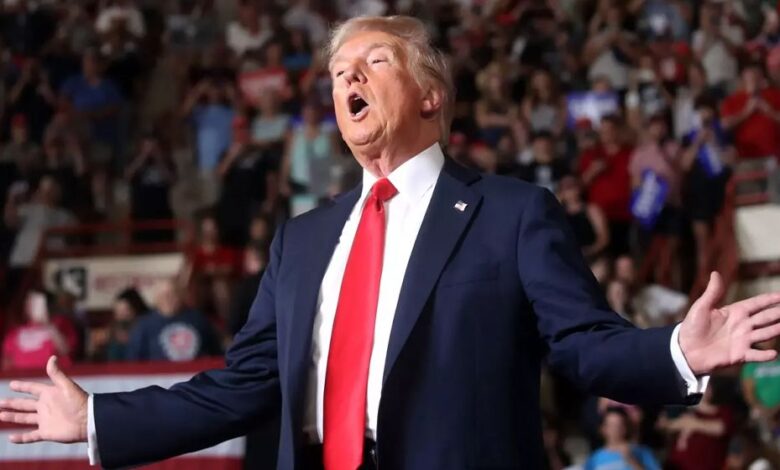 Donald Trump talks 6730aa03c7ffc