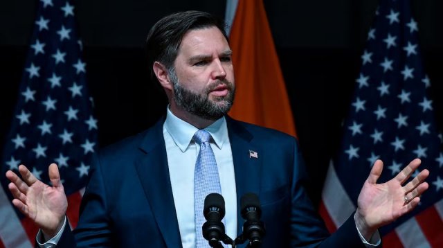 JD VAnce 4bece8c9e0462b4e9281601c31340905