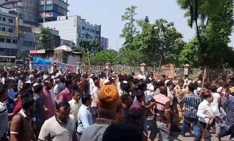 বায়তুল মোকাররমে হকার উচ্ছেদকে কেন্দ্র করে সংঘর্ষ 1 c80c1b0aaac2556682f4ca0b360f0e35 69d9e7b51dd7d