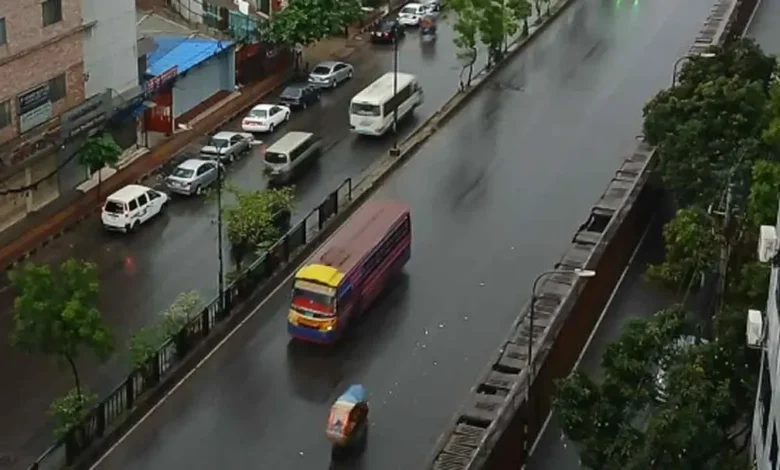 ভোর থেকেই বৃষ্টি, আজ কেমন থাকবে ঢাকার আবহাওয়া? 1 rain 20260429084523