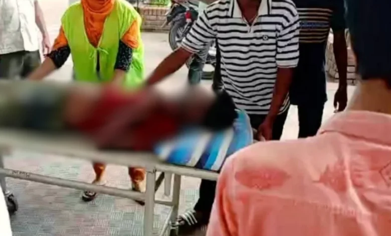 গ্রেপ্তার এড়াতে ১৯ পিস ইয়াবা গিলে ফেললেন মাদক ব্যবসায়ী, মুমূর্ষু অবস্থায় ঢাকা প্রেরণ 1 3c27ce886d098d2c474455889aaef466 6a05b5c7afb83