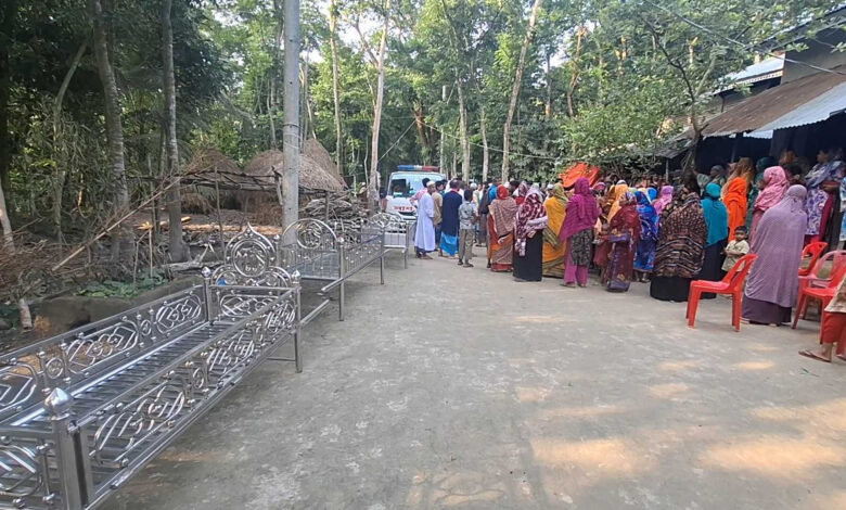 ঈদে স্বপ্নের ঘরে ফেরা হলো না কালামের, কফিনে গ্রামে ফিরল পুরো পরিবার 1 8450489c1cfa40f26bae2114ad00fca6c0b19eb2441d1531