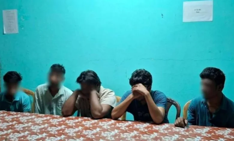 সমকামিতার দায়ে দুই ছাত্রদল নেতাসহ ৪ জনের সিট বাতিল, কারাদণ্ড 1 84e7d49b59540f1eb15244f44953b70e 6a04ec7f49810