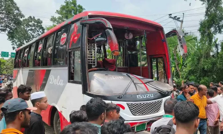 গোপালগঞ্জে মোটরসাইকেলে বাসের ধাক্কা, ৫ জন নিহত 1 bus 20260528135256