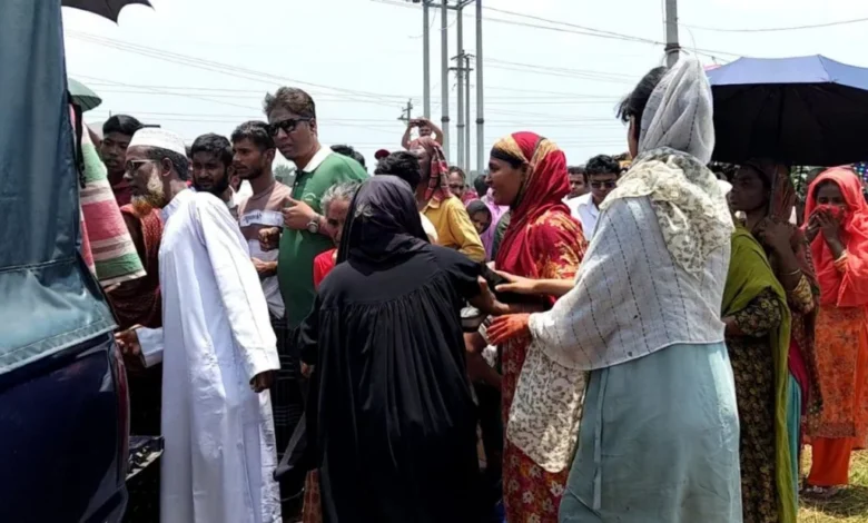 নেত্রকোনায় বাস চাপায় মা-মেয়েসহ প্রাণ হারালেন তিনজন 1 e748d091c5fd1dd0b5d6abcd1fd14459 6a1bed126cc9c