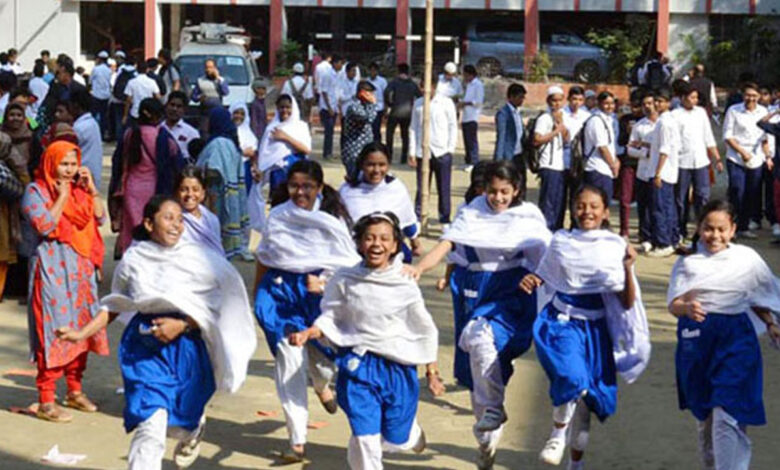 টানা লম্বা ছুটিতে যাচ্ছে শিক্ষাপ্রতিষ্ঠান 1 image 73871 1765213508
