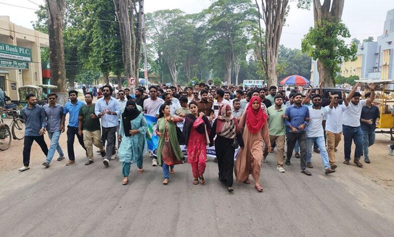 ‘ছাত্রলীগের নেতাকর্মীদের ধরিয়ে দিতে পারলে ১০ হাজার টাকা পুরস্কার’ 1 RU 22 6 6a3968c35bc91