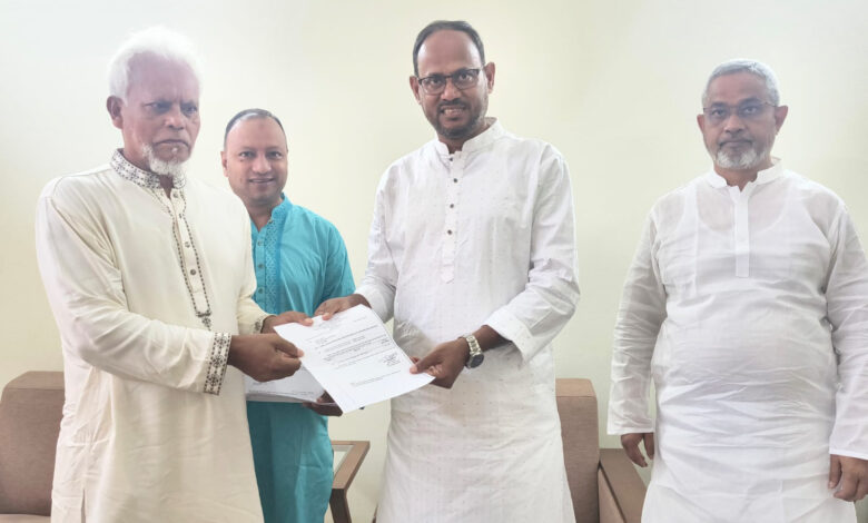 টাঙ্গাইলে বিভিন্ন ধর্মীয় প্রতিষ্ঠানে ৫০ লাখ টাকার সরকারি অনুদান 1 Tangail pic 1.jpg edited