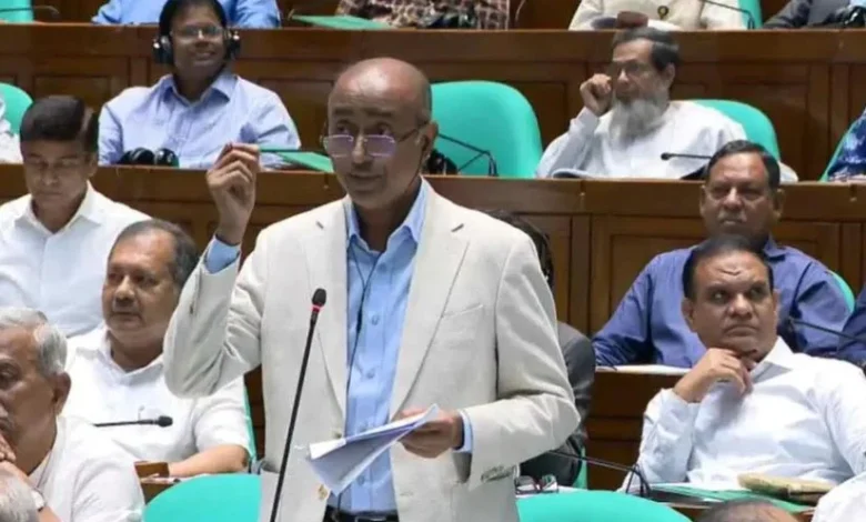 minister of law 826x497 1